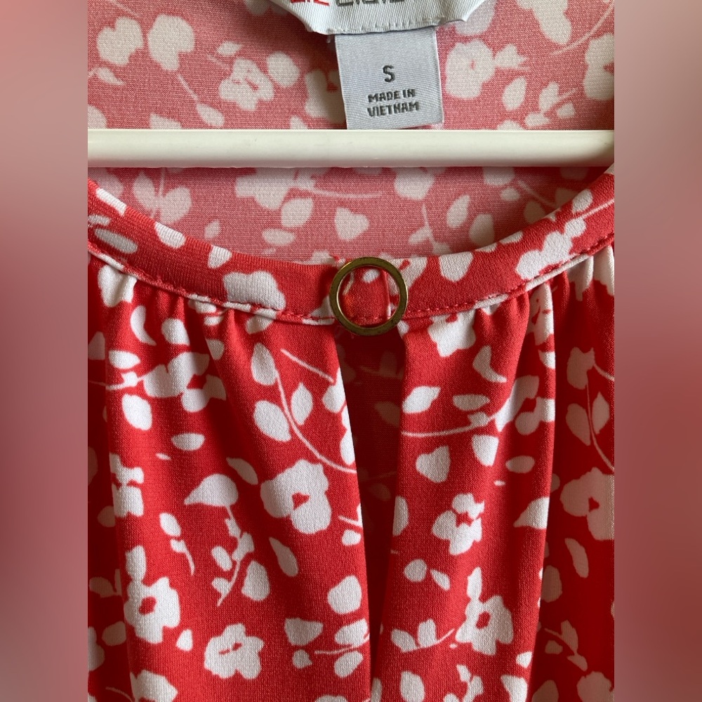 Liz Claiborne Coral Red and White Floral Blouse Size S - Picture 5 of 8